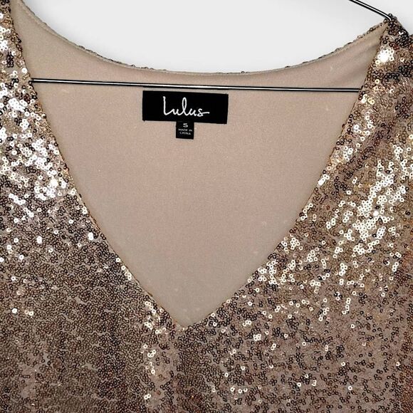 Lulus Dress Sz S Swiftie Sequin Short Sleeve Shift Vneck Glamour Princesscore Pa - Picture 6 of 11